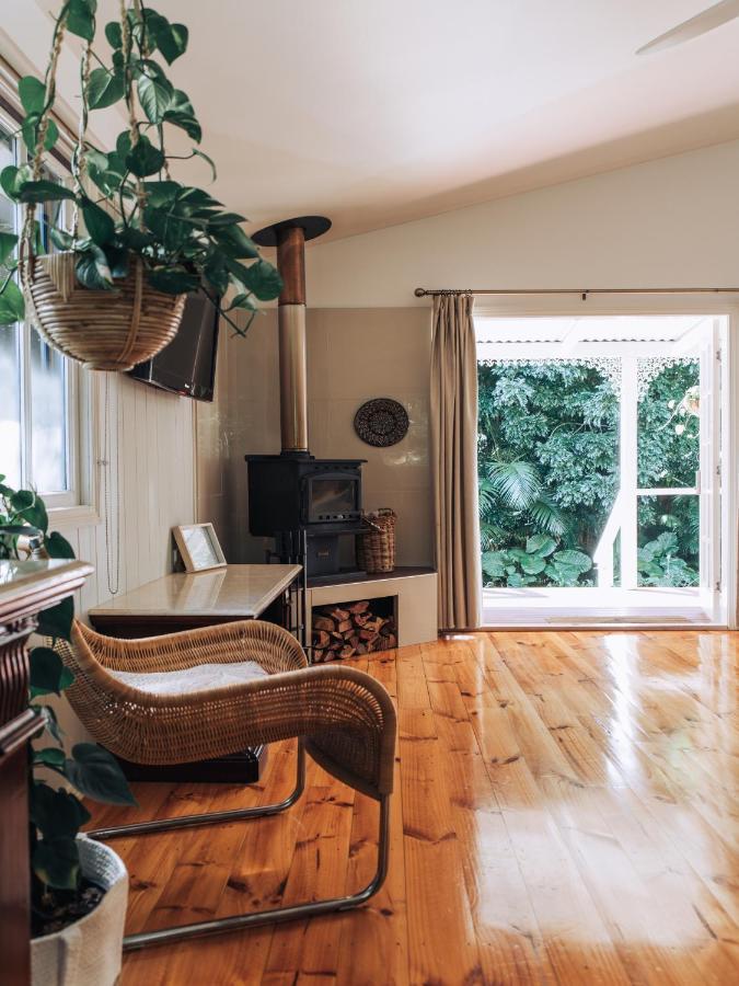 Romantic Cottage, Tamborine Mountain Экстерьер фото
